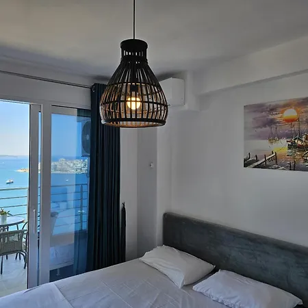 Mihaly 007 Sarandë